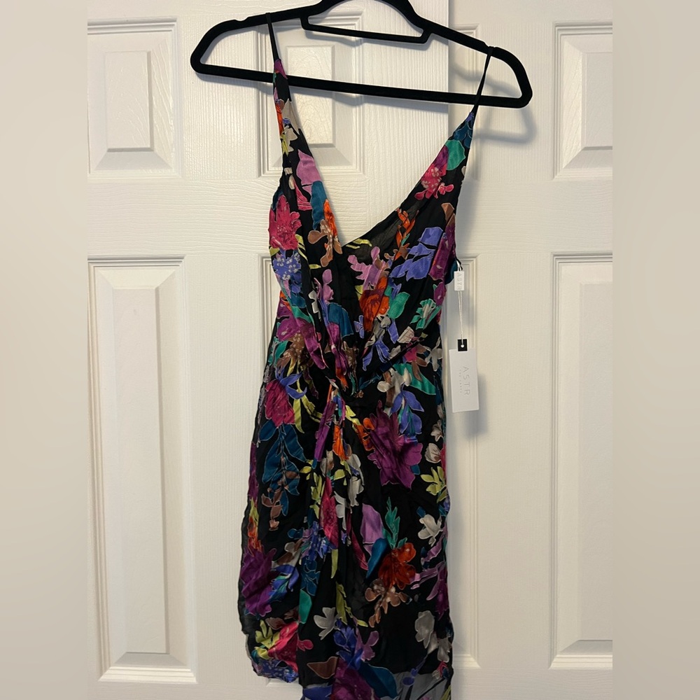 ASTR THE LABEL Multicolor Floral Mini Dress - Picture 3 of 5
